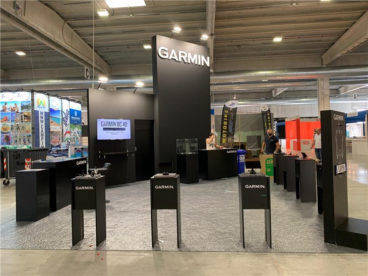 GruppoVedi allestimento stand fiere negozi uffici arredamento Garmin Salone del Camper Parma set_21 (4)