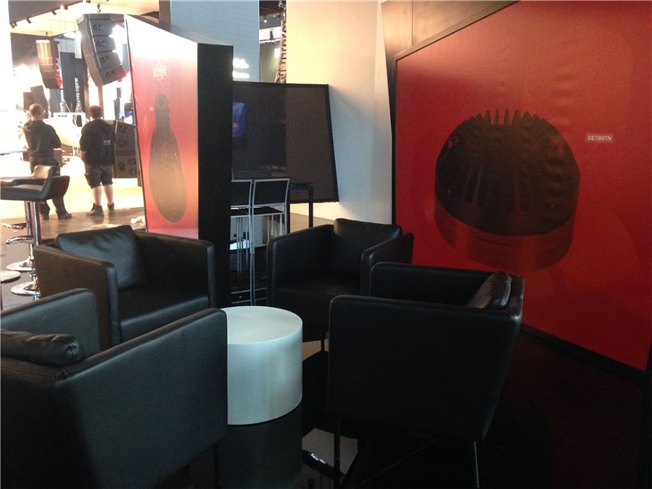 GruppoVedi allestimento stand fiere negozi uffici arredamento B&C Speakers Pls Francoforte apr_18 (1)