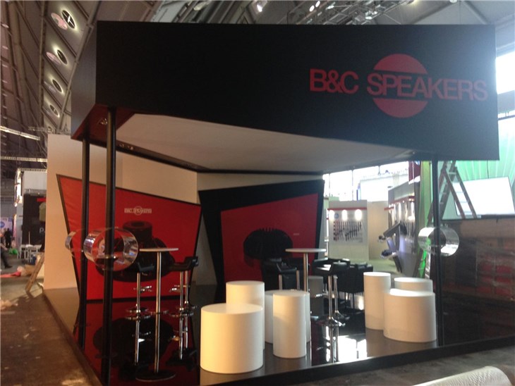 GruppoVedi allestimento stand fiere negozi uffici arredamento B&C Speakers Pls Francoforte apr_18 (6)